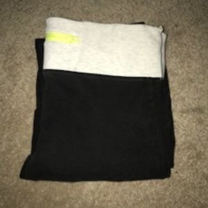 VICTORIAS SECRET PINK SMALL YOGA PANTS WITH ZIPPER